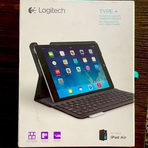 NWOT Logitech iPad Air Keyboard+Case